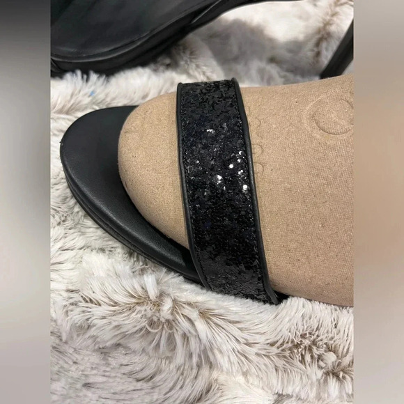 Seychelles Sweet as Honey Glitter Strap Sandals. - Picture 7 of 9